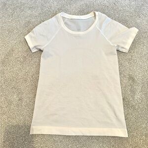 ✨ Lululemon White Swiftly Tech Short Sleeve
